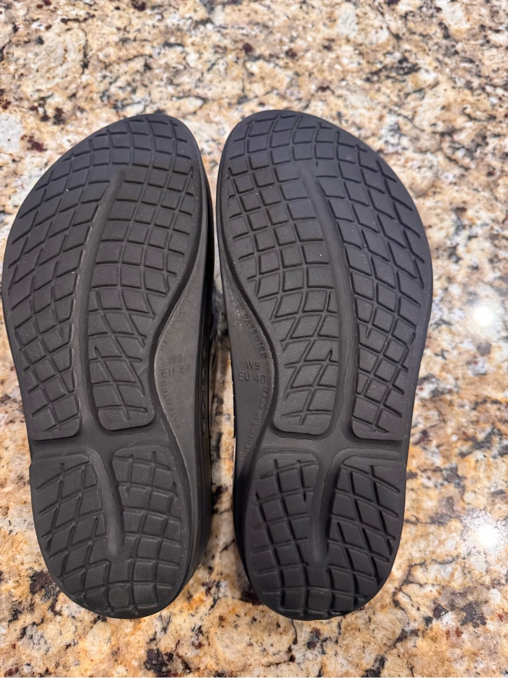 ♥️ OOFO OOLALA FLIP FLOPS ♥️ - Picture 4 of 8